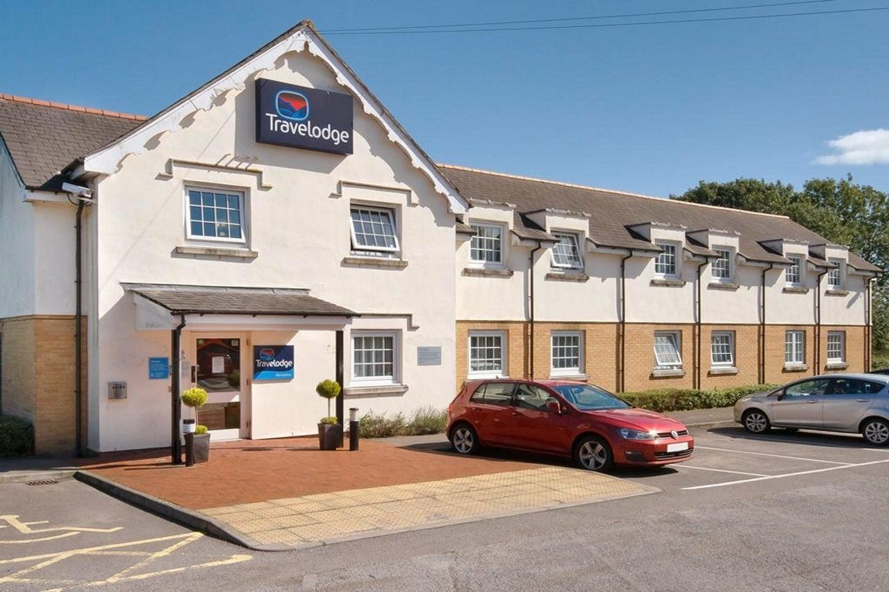 Travelodge Cardiff Airport Exterior photo